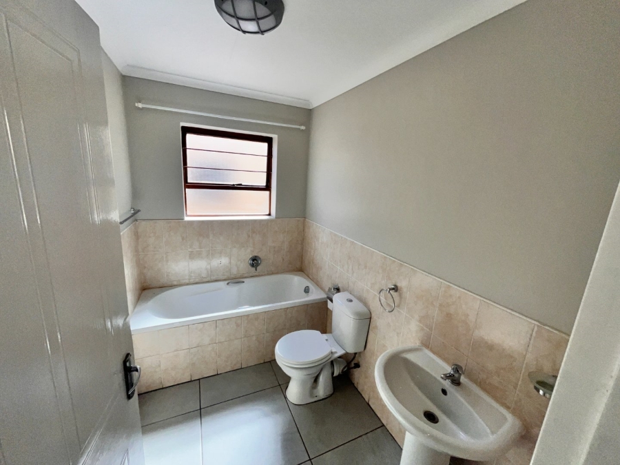 2 Bedroom Property for Sale in Wavecrest Eastern Cape